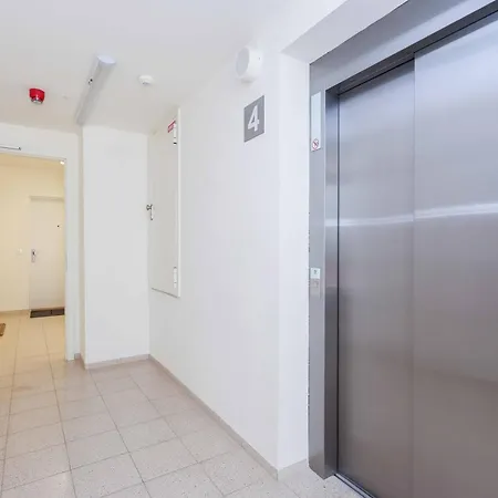 Downtown Luxe Retreat- Konventna Apartment *