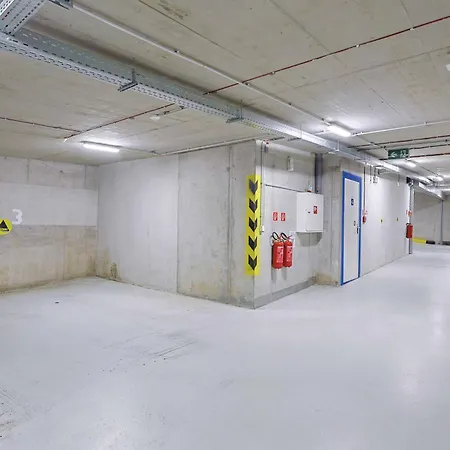 Downtown Luxe Retreat- Konventna Apartament