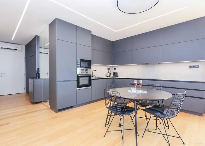 Downtown Luxe Retreat- Konventna Appartement *