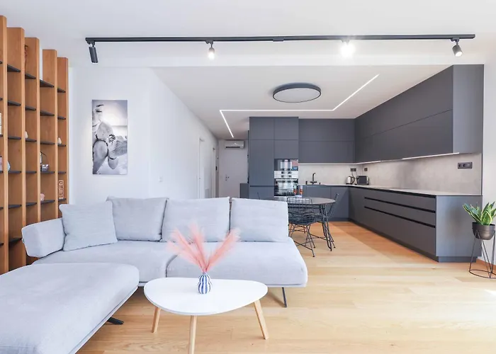 Downtown Luxe Retreat- Konventna Appartement *