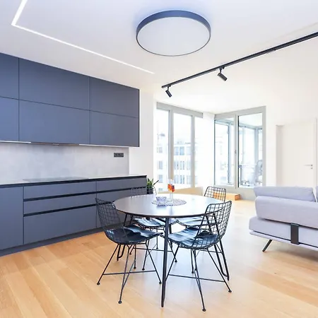 Downtown Luxe Retreat- Konventna Апартаменты *