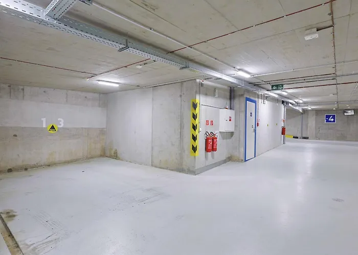 Downtown Luxe Retreat- Konventna Appartement