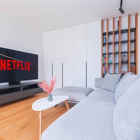 Lägenhet Downtown Luxe Retreat- Konventna Bratislava